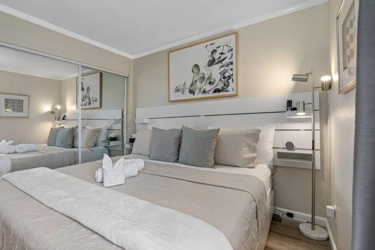Stunning Bay Views From Your Private Balcony Tampa Apartment