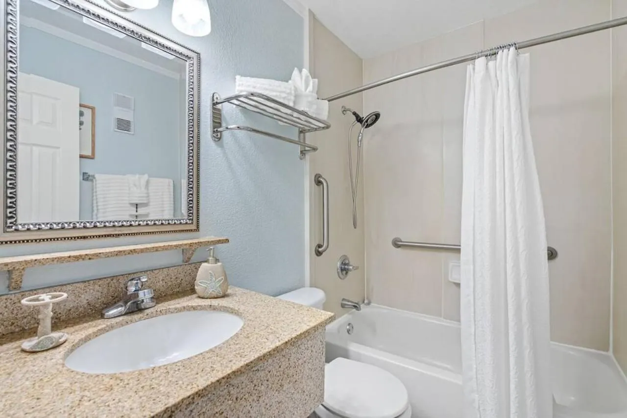 Stunning Bay Views From Your Private Balcony Tampa Apartment