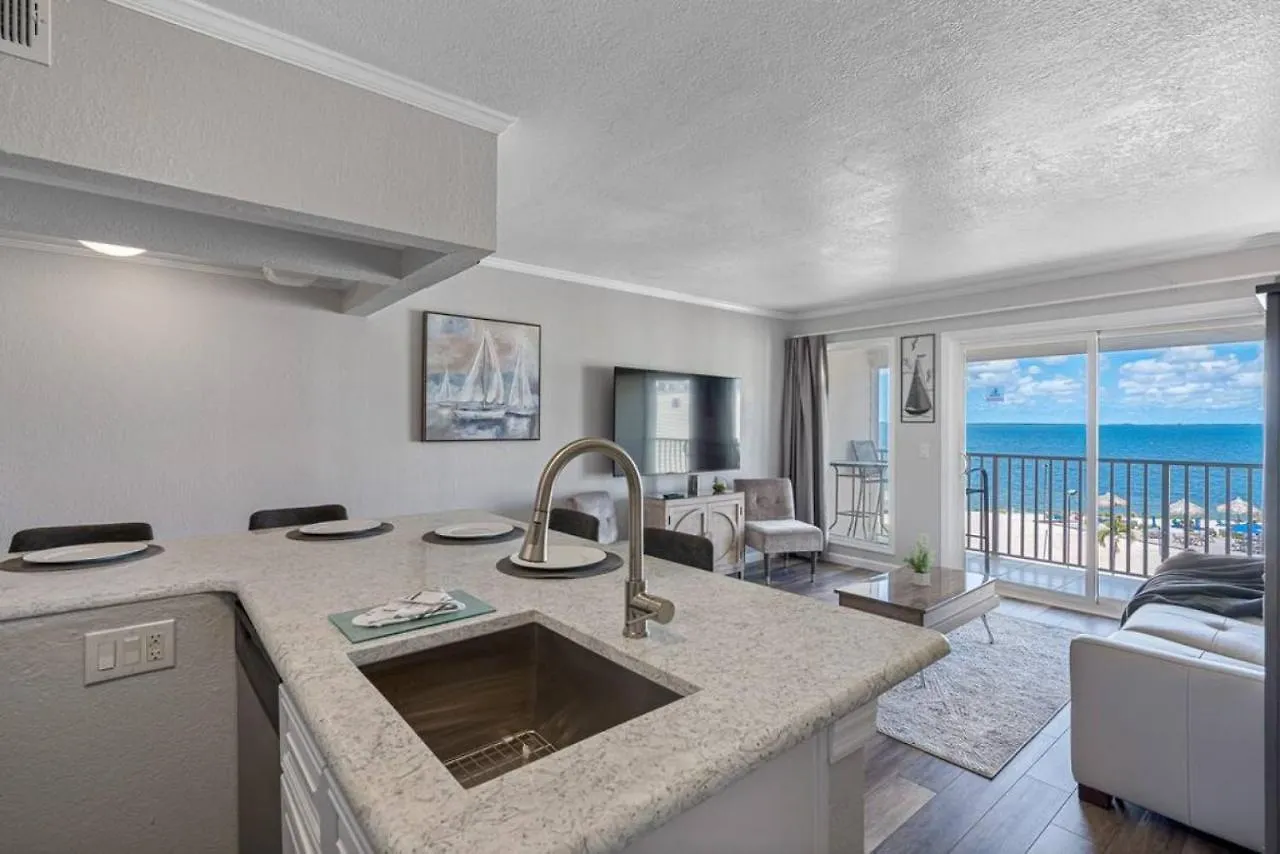 Stunning Bay Views From Your Private Balcony Tampa Apartment