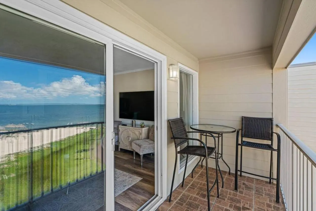 Stunning Bay Views From Your Private Balcony Tampa