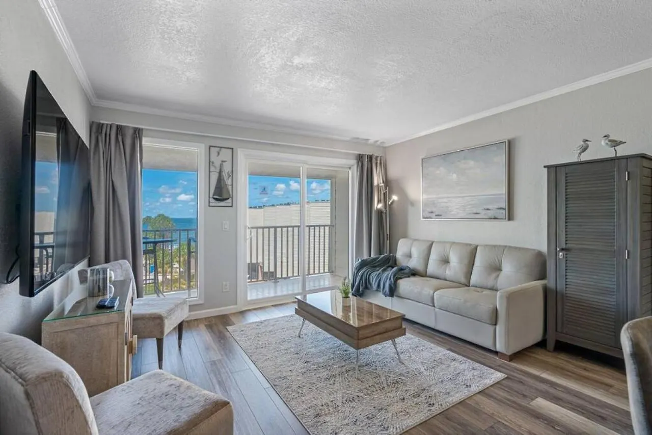 Stunning Bay Views From Your Private Balcony Tampa
